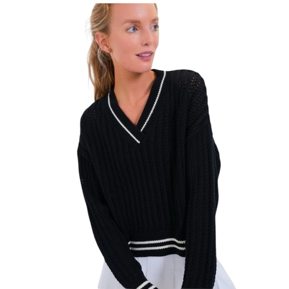 Tuckernuck Sweaters - Tuckernuck Irene v neck black with white trim cotton crop sweater Medium